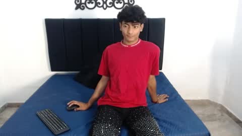 Snapshot of sinboy_ chatting on 04-17-26, 11:13 online show from 04-17-26, 11:13