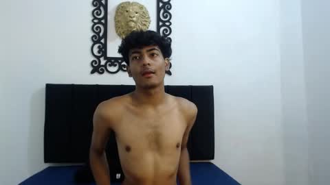 Snapshot of sinboy_ chatting on 04-22-26, 11:12 online show from 04-22-26, 11:12