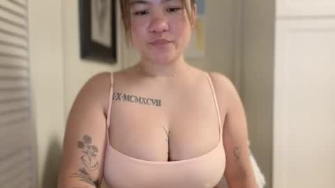 Snapshot of sincerelyyoursxoxo chatting on 01-18-26, 10:52 Miss G online show from 01-18-26, 10:52