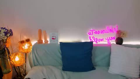 Sindy online show from 11-15-25, 04:43