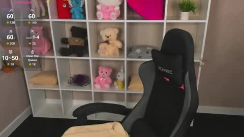 Hi my name is Cindy Id love to see you on my stream. My schedule for the week 2 GMT 3am-9am  MoTuFrSaSu online show from 06-05-26, 12:39