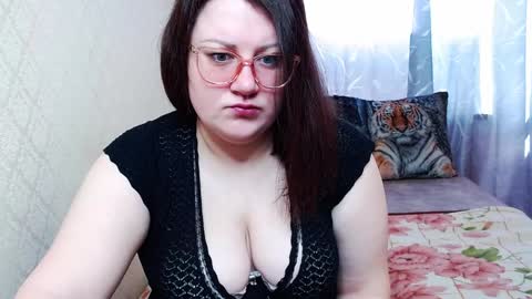 Angela online show from 01-15-25, 06:43