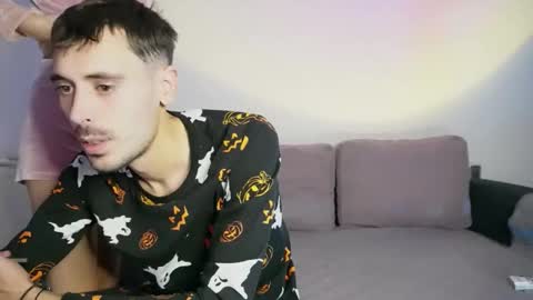 Two4Fun online show from 10-05-25, 05:33