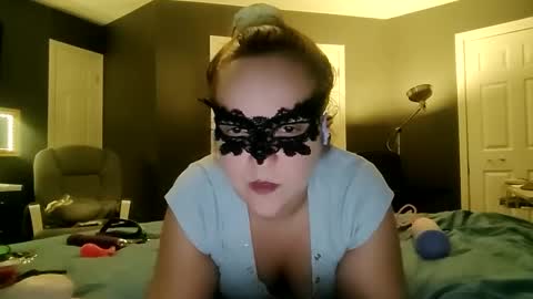 Snapshot of sinfulsynergy666 chatting on 09-13-25, 01:49 SinfulSynergy online show from 09-13-25, 01:49