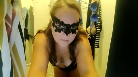 Snapshot of sinfulsynergy666 chatting on 09-13-25, 11:26 SinfulSynergy online show from 09-13-25, 11:26
