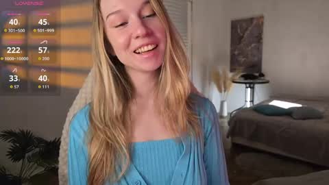 Snapshot of sinner_eve chatting on 06-04-26, 03:23 Aurora online show from 06-04-26, 03:23