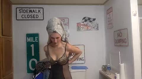 Snapshot of sinnyloohoo chatting on 10-03-25, 12:02 sinnyloohoo online show from 10-03-25, 12:02