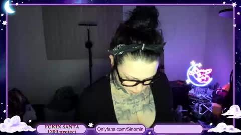 Snapshot of sinominx chatting on 12-22-25, 01:35 Sinomin online show from 12-22-25, 01:35