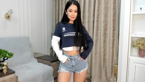 Ellie online show from 12-15-24, 02:59