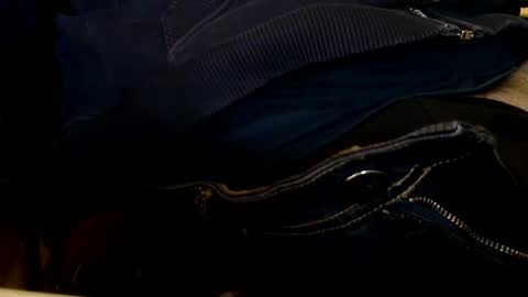 Snapshot of sinthesi chatting on 12-16-24, 10:40 Alex online show from 12-16-24, 10:40