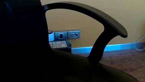 Snapshot of sinthesi chatting on 12-23-24, 10:53 Alex online show from 12-23-24, 10:53