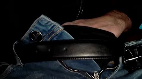 Snapshot of sinthesi chatting on 12-30-24, 06:42 Alex online show from 12-30-24, 06:42