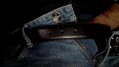 Snapshot of sinthesi chatting on 12-31-24, 06:27 Alex online show from 12-31-24, 06:27