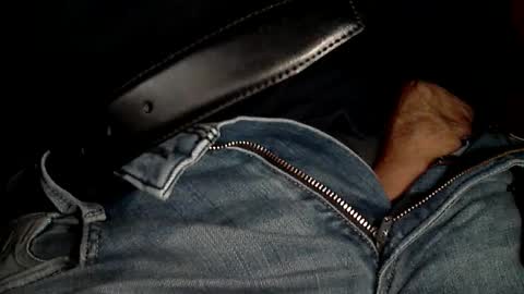 Snapshot of sinthesi chatting on 01-05-25, 06:35 Alex online show from 01-05-25, 06:35