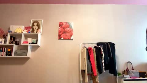 Snapshot of siobhanhelmstetler chatting on 11-19-25, 01:11 Emma online show from 11-19-25, 01:11