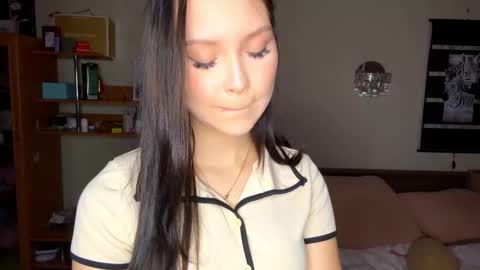 Snapshot of siobhanhelmstetler chatting on 11-27-25, 12:07 Emma online show from 11-27-25, 12:07