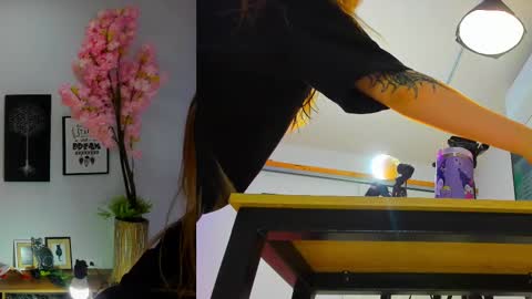 Snapshot of siouxsie_cenobite chatting on 09-18-25, 11:01 Siouxsie online show from 09-18-25, 11:01