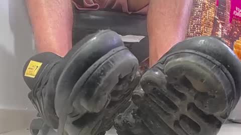 Snapshot of sir_kev66 chatting on 01-30-25, 09:25 only foot worshipers here online show from 01-30-25, 09:25