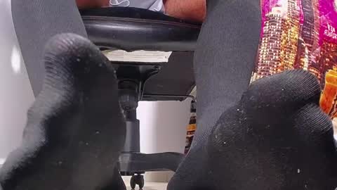 Snapshot of sir_kev66 chatting on 02-06-25, 02:11 only foot worshipers here online show from 02-06-25, 02:11