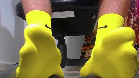 Snapshot of sir_kev66 chatting on 02-08-25, 12:17 only foot worshipers here online show from 02-08-25, 12:17