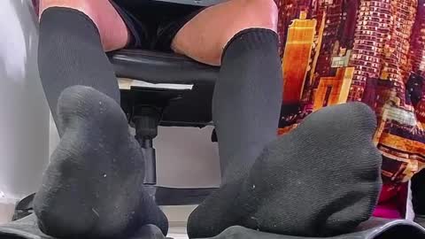 Snapshot of sir_kev66 chatting on 03-12-25, 09:35 only foot worshipers here online show from 03-12-25, 09:35