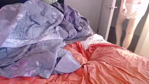 Snapshot of sirbeercan chatting on 01-18-26, 04:05 sir beer can the friendly hermit online show from 01-18-26, 04:05