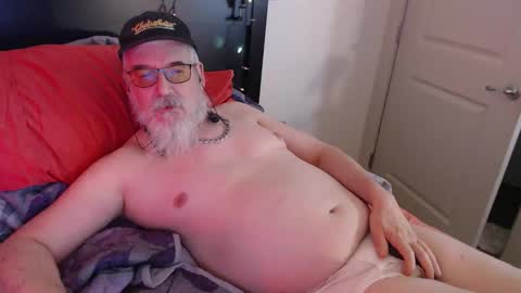 Snapshot of sirbeercan chatting on 02-06-26, 08:29 sir beer can the friendly hermit online show from 02-06-26, 08:29