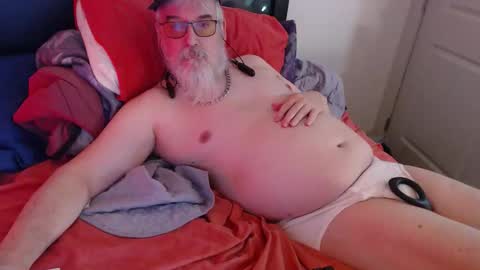 Snapshot of sirbeercan chatting on 02-13-26, 08:21 sir beer can the friendly hermit online show from 02-13-26, 08:21