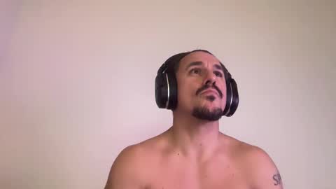 Snapshot of sirbubblesworth chatting on 01-21-25, 04:54 sirbubblesworth online show from 01-21-25, 04:54