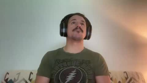 Snapshot of sirbubblesworth chatting on 01-27-25, 04:11 sirbubblesworth online show from 01-27-25, 04:11