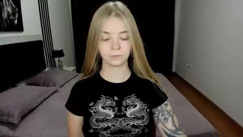 SirenaBloom online show from 09-09-25, 09:31