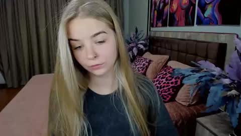 SirenaBloom online show from 10-28-25, 10:30