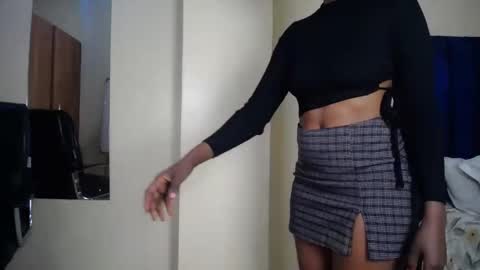 Snapshot of siri_saru chatting on 12-19-24, 12:45 Deey online show from 12-19-24, 12:45