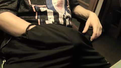 Snapshot of siriusobjt chatting on 12-15-25, 03:44 siriusobjt online show from 12-15-25, 03:44