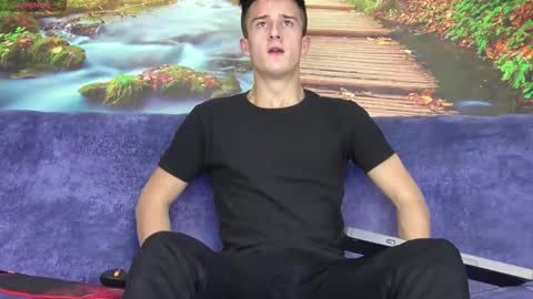 Edy online show from 10-27-25, 06:01