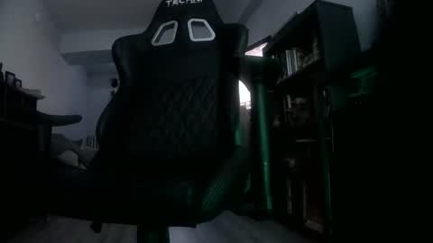 Snapshot of sirwally19er chatting on 12-14-25, 08:46 sirwally19er online show from 12-14-25, 08:46