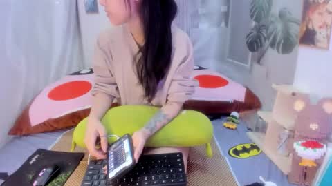 julila online show from 11-24-25, 02:55