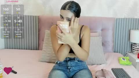 Snapshot of sisi_rosex chatting on 06-06-26, 12:32 Shopia online show from 06-06-26, 12:32