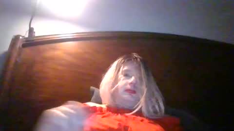 Snapshot of sissyandi38 chatting on 04-27-26, 02:42 wants to suck cock online show from 04-27-26, 02:42