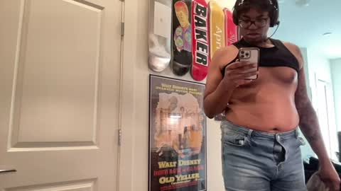 Snapshot of sissyblkgoddess858860 chatting on 07-24-26, 10:52 Sissyblkgoddess online show from 07-24-26, 10:52