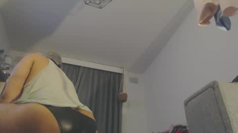 Snapshot of sissyboilooking chatting on 03-01-25, 11:17 RESPONDS WELL TO ... online show from 03-01-25, 11:17
