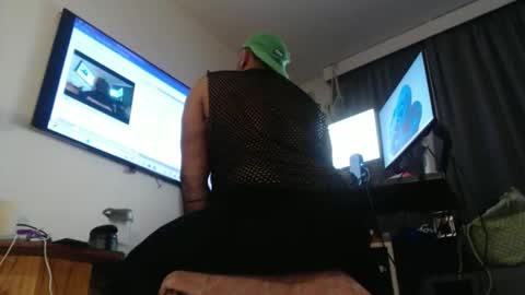 Snapshot of sissyboilooking chatting on 09-12-25, 03:34 RESPONDS WELL TO ... online show from 09-12-25, 03:34