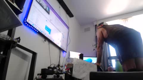 Snapshot of sissyboilooking chatting on 01-18-26, 02:59 RESPONDS WELL TO ... online show from 01-18-26, 02:59