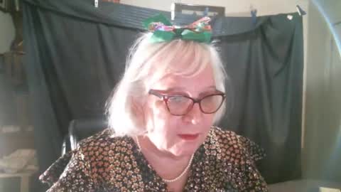 Sissy Diane online show from 12-16-25, 12:26