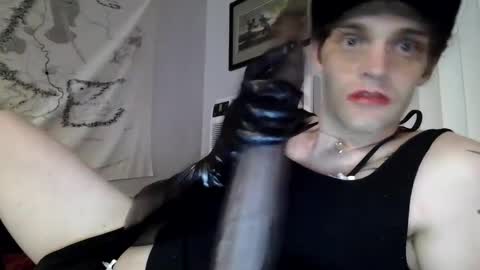 Snapshot of sissyemmalauren chatting on 10-04-25, 01:14 sissyemmalauren online show from 10-04-25, 01:14