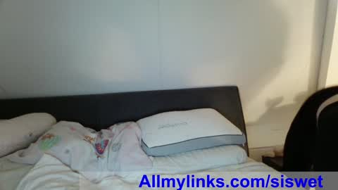 Snapshot of siswet19 chatting on 12-05-25, 01:09 Elise online show from 12-05-25, 01:09