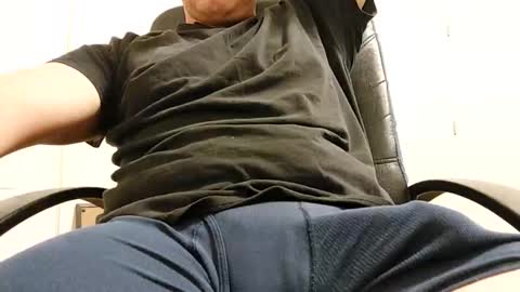 sixinchsolo online show from 10-23-25, 03:39