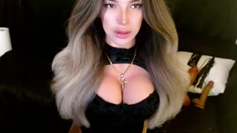 Snapshot of sizzling_cassie130 chatting on 06-30-26, 02:34 Cassie online show from 06-30-26, 02:34
