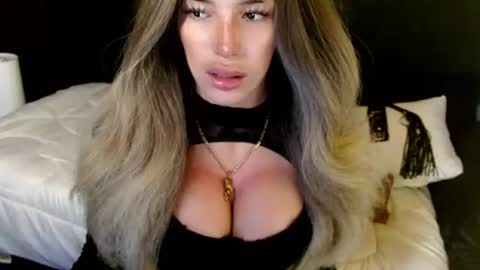 Snapshot of sizzling_cassie130 chatting on 07-01-26, 01:18 Cassie online show from 07-01-26, 01:18