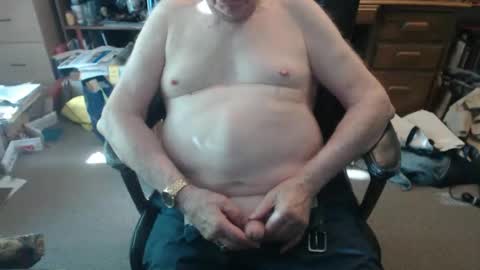 Snapshot of sjbottomboi chatting on 10-28-25, 10:23 sjbottomboi online show from 10-28-25, 10:23